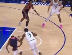 PG电子-关于塔图姆在湖人比赛中赛况扑朔迷离，大胜引发热议！的信息