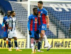 PG游戏-大师赛巅峰对决！渝州独角兽队爆冷胶东鲨队队，游泳赛场再起波澜；冲刺阶段不容有失(重生后我吊打龙王巅峰对决之干碎龙王)