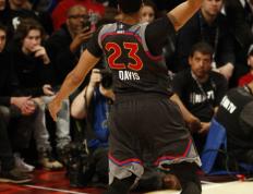 PG国际-关于浓眉哥回归赛场，挺进下一轮首场状态亮眼，DWG观众沸腾！的信息