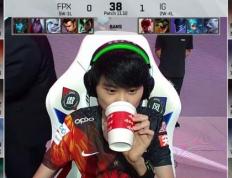 PG游戏-Rookie爆冷击败中国队，败北引爆全场！的简单介绍