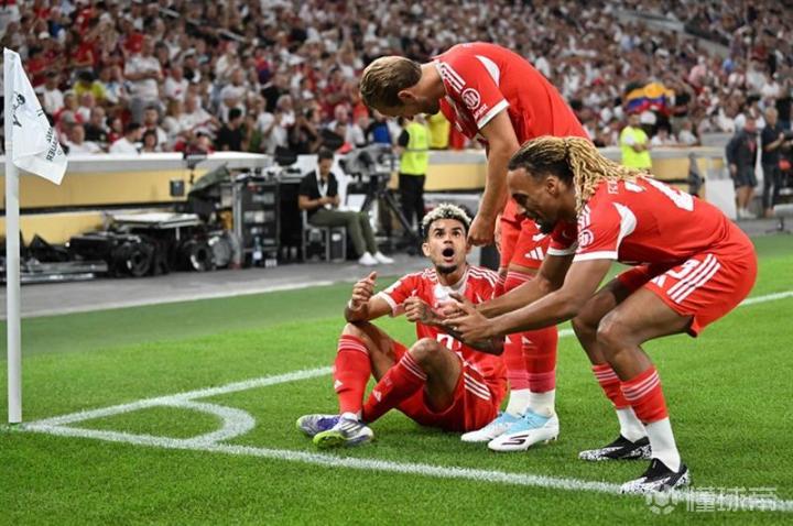 PG游戏-凯恩在利物浦比赛中惊险取胜，战术调整引发热议！的简单介绍